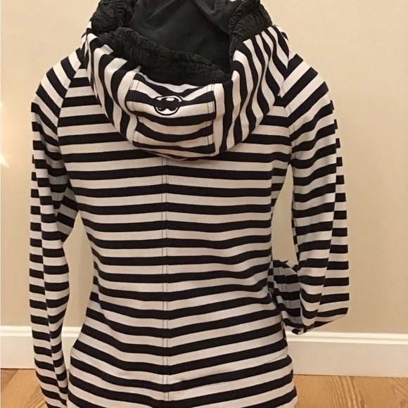 Lululemon Scuba Hoodie - Picture 2 of 5